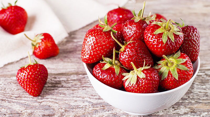 Ob Erdbeeren für weißere Zähne sorgen können, lesen Sie in unserem Blog.